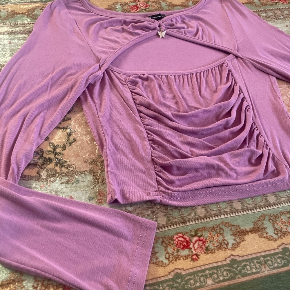 Shein Mod| Lilac Pink Ruched Cut Out Top w/Butterfly Charm|Y2K|NWOT - Picture 4 of 6